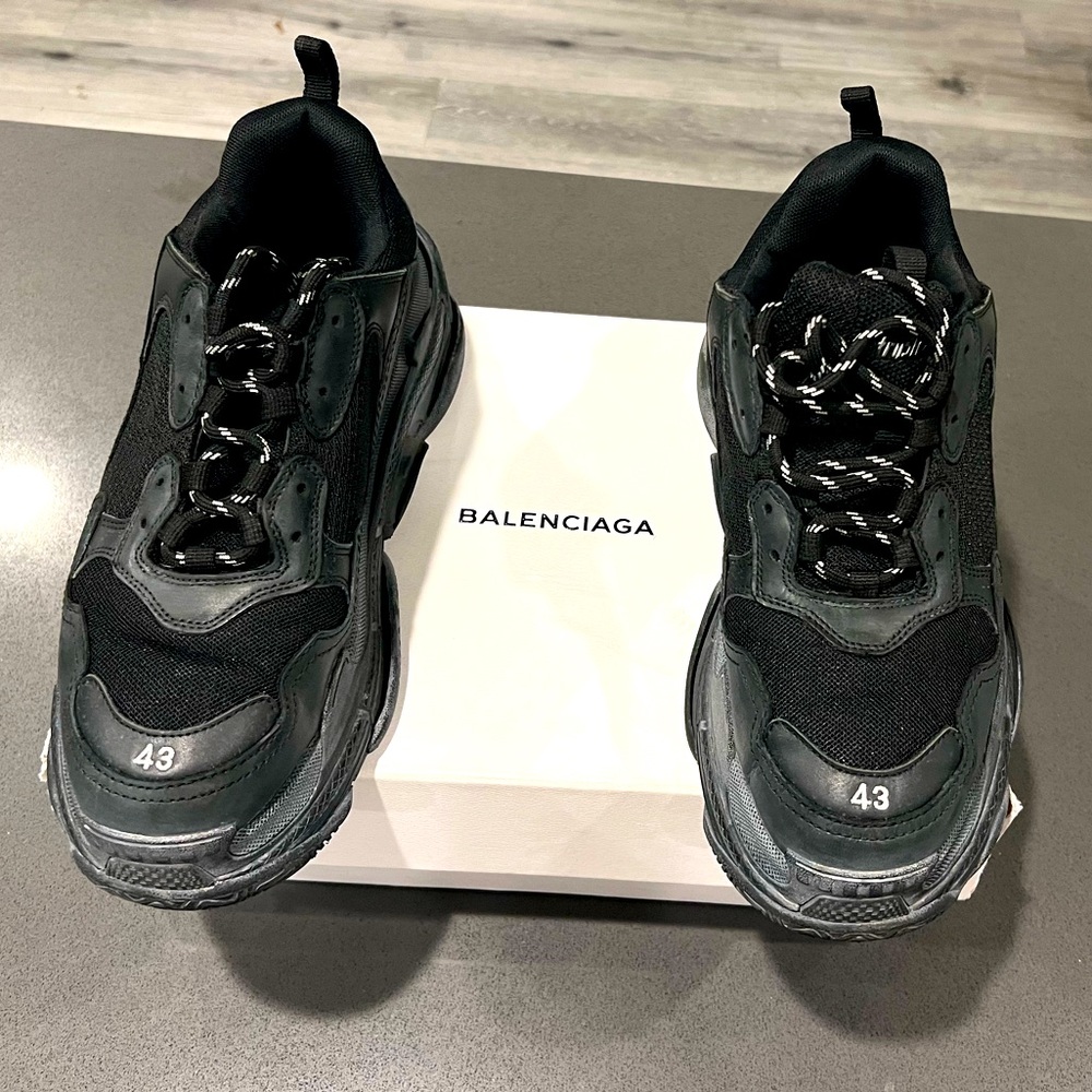 BALENCIAGA MEN SIZE US 10